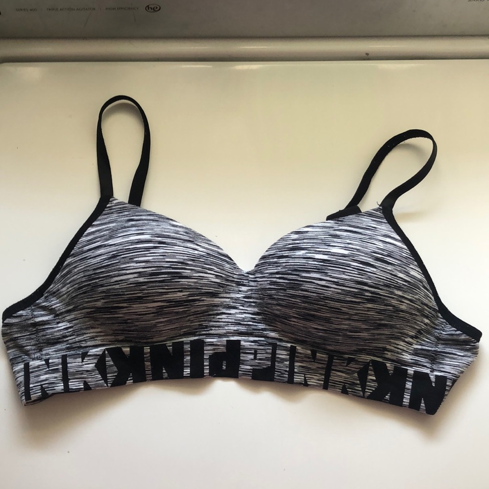PINK Victoria’s Secret sports bra